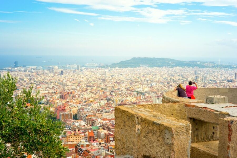 Barcelona: Instagram Tour of the Most Scenic Spots - Park Güell ending plan at El Carmel: views worth the walk
