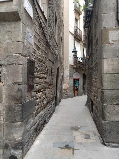 Barcelona: Jewish Tour by a Jewish guide - Key things that make this tour worth your time