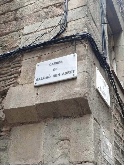 Barcelona: Jewish Tour by a Jewish guide - The house of the Rashba: a stop that makes the neighborhood feel real