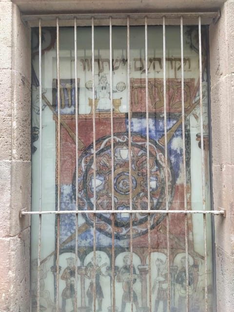Barcelona: Jewish Tour by a Jewish guide - Synagogue visit: when one site can explain an era