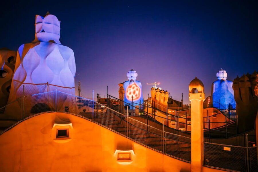 Barcelona: La Pedrera Night Experience - Getting your tickets and finding the meeting point at Casa Milà