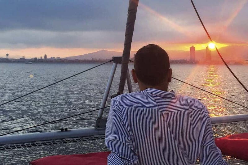Barcelona: Luxury Catamaran Sunset Cruise - Practical tips for photos of the sunset and skyline