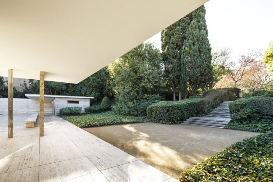 Barcelona: Mies van der Rohe Pavilion Ticket and Audio Guide - Materials and the Interior-Exterior Trick You’ll Keep Noticing