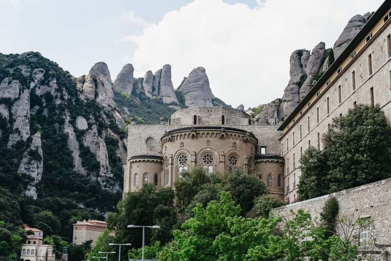 Barcelona: Montserrat and Winery Tour with Tapas or Lunch - Oller del Mas: winery tasting in a 10th-century castle setting