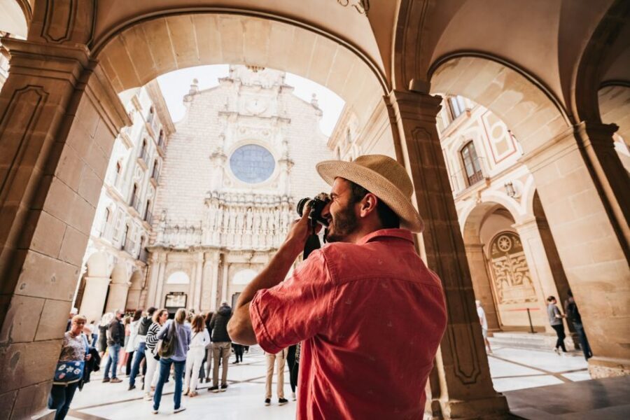 Barcelona: Montserrat and Winery Tour with Tapas or Lunch - Tapas brunch vs multi-course lunch: what changes by time slot