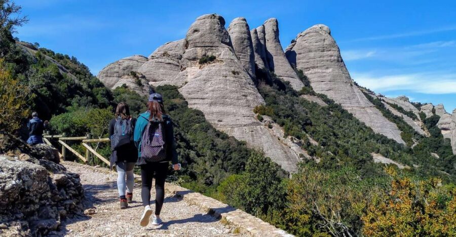 Barcelona: Montserrat Monastery & Hiking Off the Beaten Path - That 360-degree viewpoint moment (and what affects it)