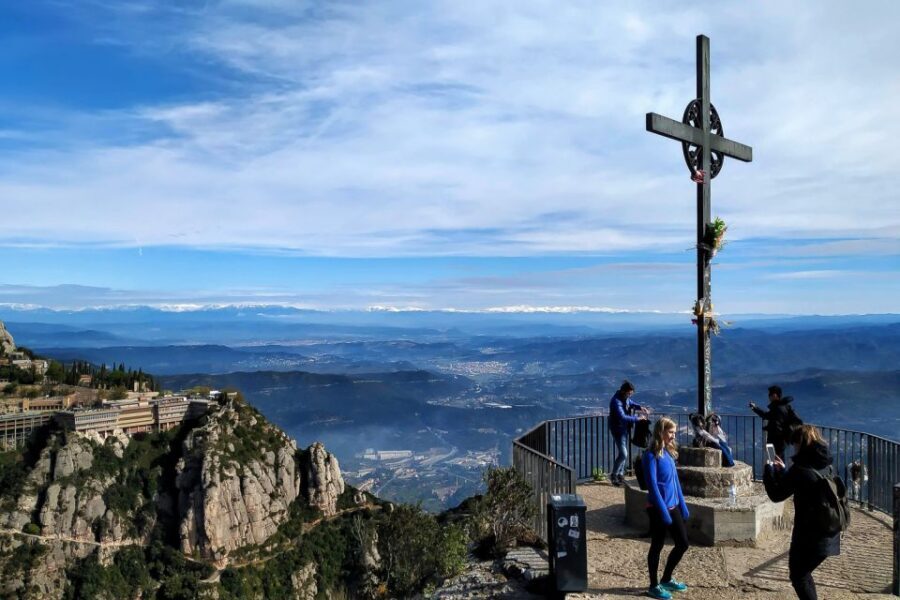 Barcelona: Montserrat Monastery & Hiking Off the Beaten Path - Farmers market time: a short break, not a food festival