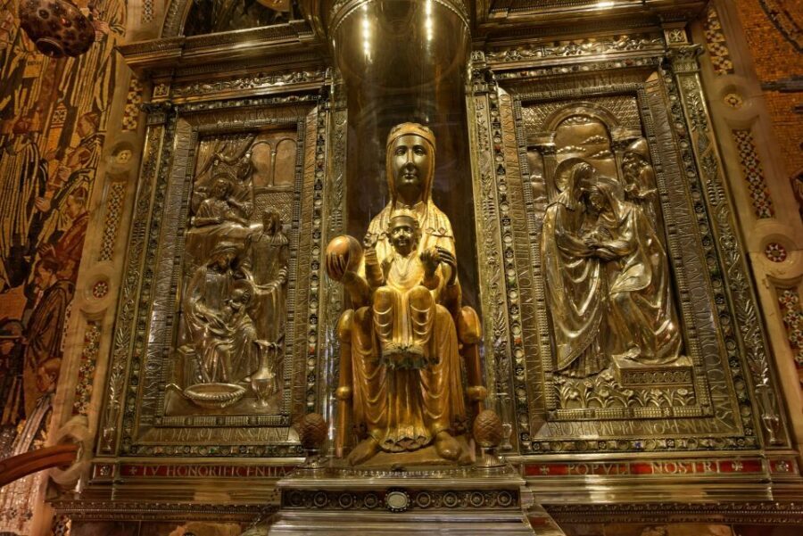 Barcelona: Montserrat Tour with Cog-Wheel & Black Madonna - Espai Audio Visual Montserrat, Liqueurs, and Optional Choir or Video-Mapping
