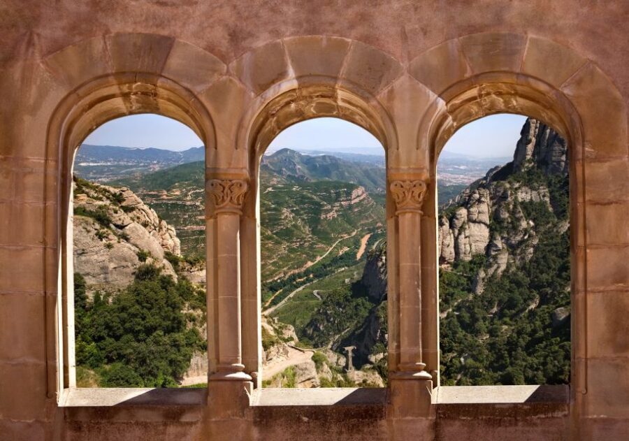 Barcelona: Montserrat Tour with Lunch & Wine Tasting Option - Free time at Montserrat: what you can do with it