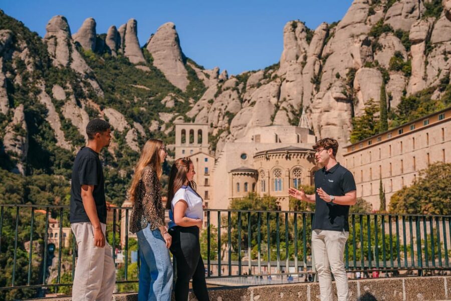 Barcelona: Montserrat Visit & Lunch at Farmhouse Small Group - Farmhouse Lunch Under Montserrat: 3 Courses, Drinks, and Real Options