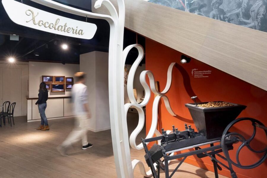 Barcelona: Nougat and Chocolate Museum Tour with Tasting - Guides and style: why the people matter here