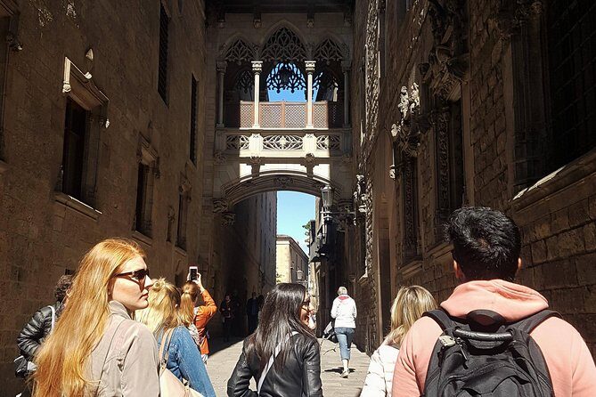 Barcelona Old Town Night Small Group Tour with Tapas & Flamenco - Tapas Timing Versus Flamenco Timing: Know What You’re Signing Up For