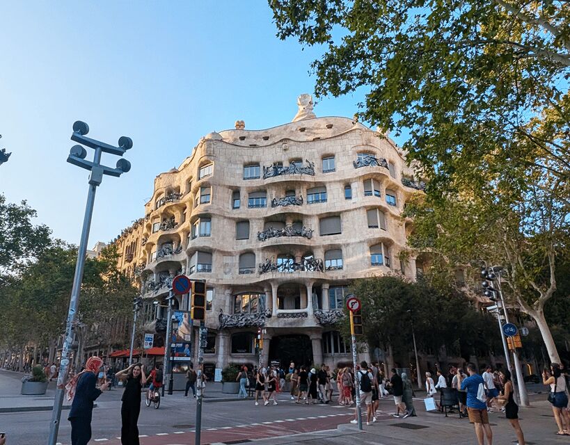 Barcelona: Old Town Private Walking Tour of Past and Present - From narrow alleys to La Rambla: a controlled route into the crowds