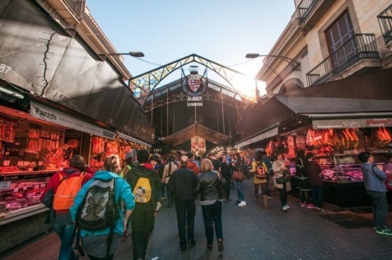 Barcelona: Paella Cooking Experience & Boqueria Market Tour - Boqueria Market Walk: How the Seafood Shopping Works