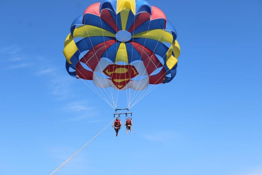 Barcelona: Parasailing with 360º Panoramic Skyline Views - Languages and the human part: who talks you through it