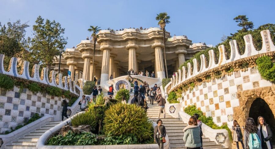 Barcelona: Park Güell Guided Tour - Park Güell in an hour: why this guided format works