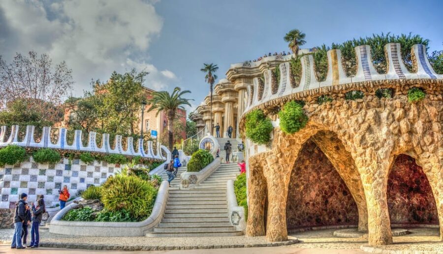 Barcelona: Park Güell Guided Tour - The viewpoint payoff over Barcelona