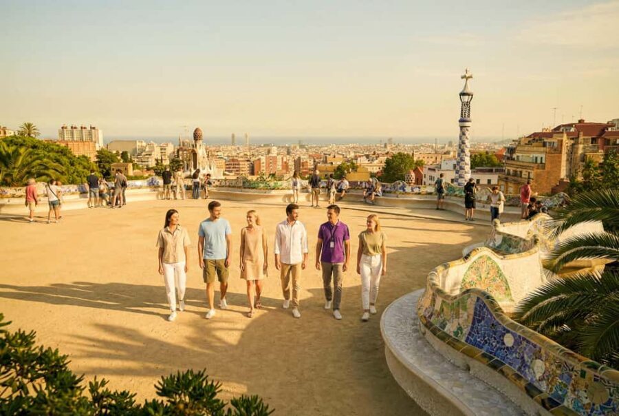 Barcelona: Park Güell Guided Tour with Fast-Track Ticket - Hypostyle Room: The Stone-Forest Effect in Cool Air