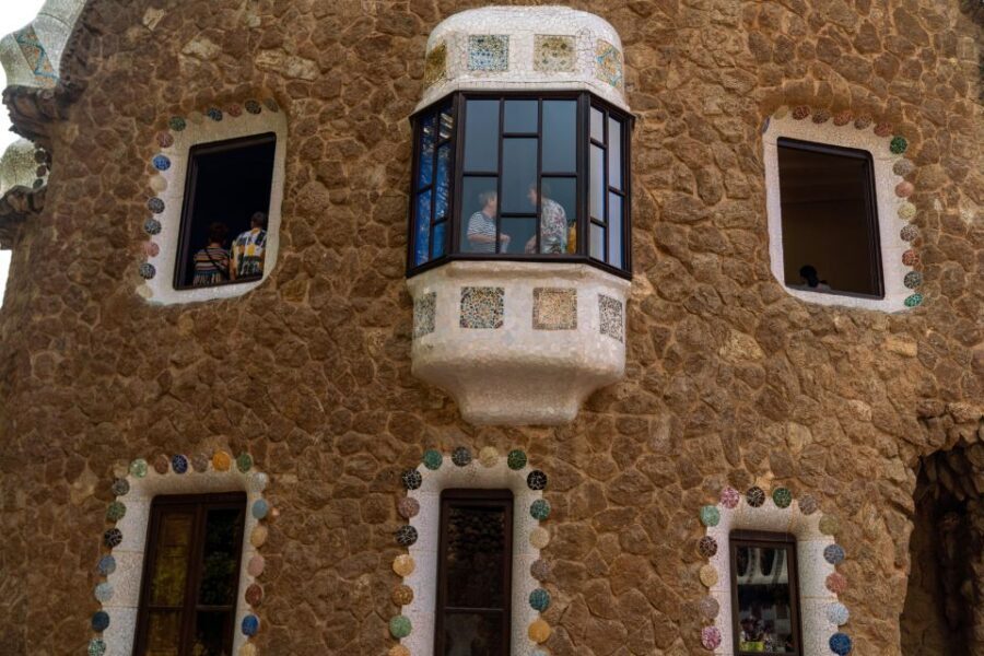 Barcelona: Park Guell Guided Tour with Skip The Line Entry - Free time at Park Güell: use it for the views and the slow moments