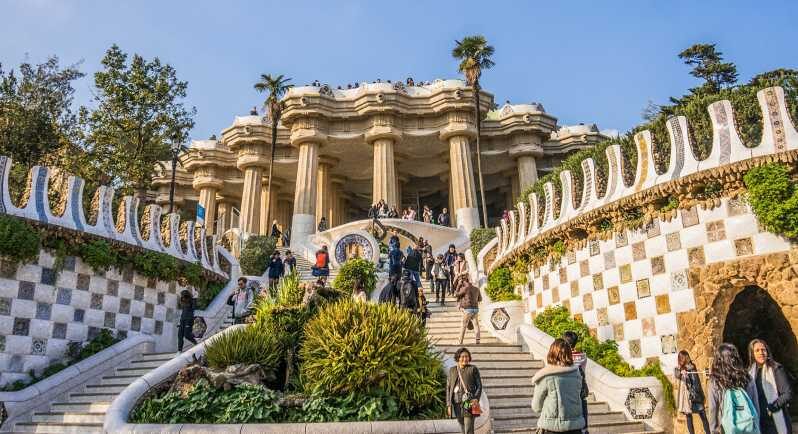Barcelona: Park Guell Guided Tour with Skip The Line Entry - Meeting at Ctra. del Carmel, 23: don’t gamble with timing