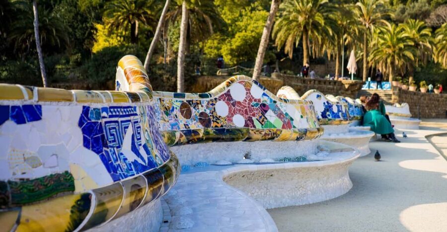 Barcelona: Park Güell Guided Tour - Meeting at Ctra. del Carmel, 23: the red flag system