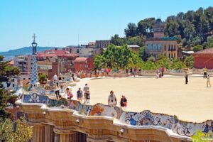 Barcelona: Park Guell Skip the Line Guided Tour - The planned 1 hour 15 minutes: how the time gets used