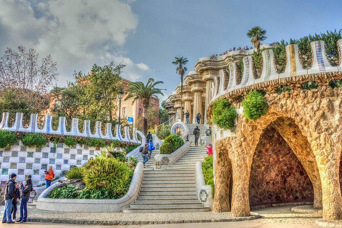 Barcelona: Park Guell Skip the Line Guided Tour - Where the tour starts: meeting point rules that affect your whole day