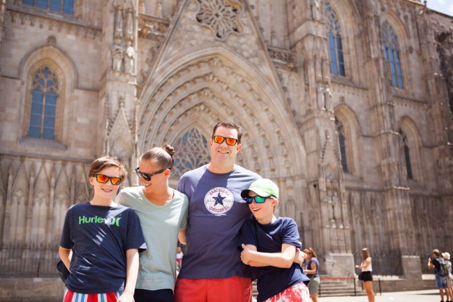 Barcelona: Photoshoot Tour Old Town - Price and Value: When $56 Turns Into Digital Keepsakes