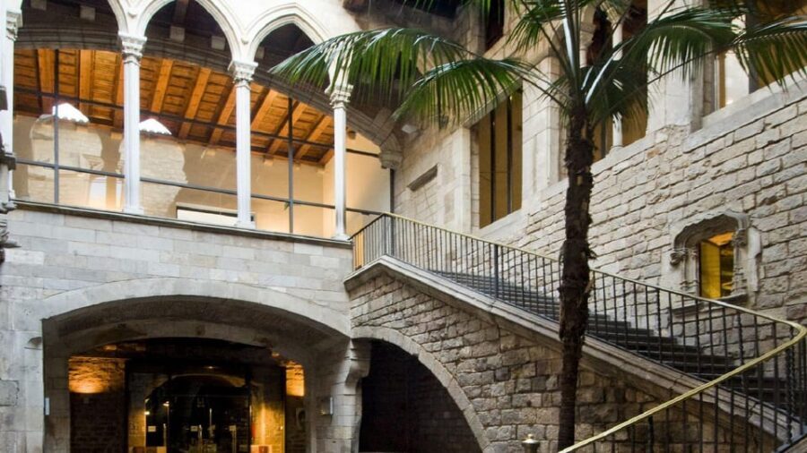 Barcelona: Picasso Walking Tour with Picasso Museum Tickets - Should you book the Barcelona Picasso walking tour with museum tickets?
