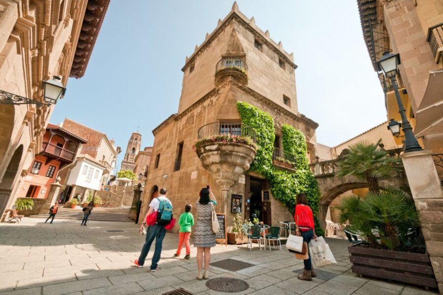 Barcelona: Poble Espanyol Entry Ticket - Panoramic views and Montjuïc timing: when to go for the calmest photos