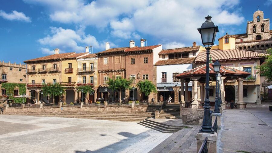 Barcelona: Poble Espanyol Entry Ticket - Food and shopping in the town: budget-friendly breaks beat running on empty