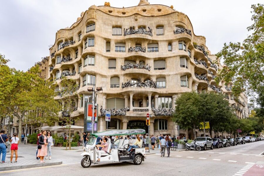 Barcelona: Private City Tour by Eco Tuk Tuk - Casa Mila and Casa Batlló: Gaudí’s imagination, explained from the sidewalk