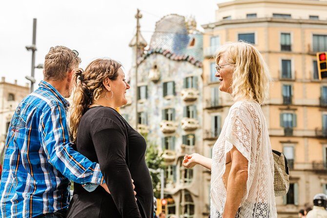 Barcelona Private Custom Tour with a Local, Icons & Hidden Gems - Quick hits before you lace up