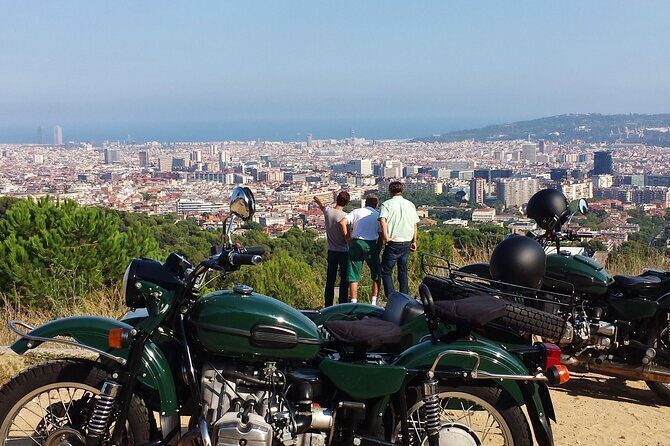 Barcelona Private Tour by Sidecar Motorcycle - Passeig de Gràcia to Port Vell: from luxury to sea air