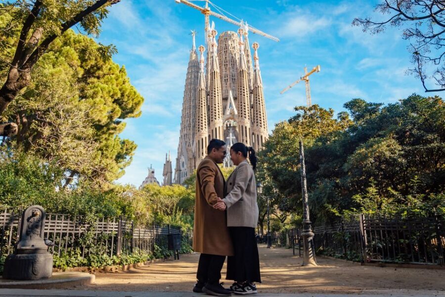 Barcelona: Professional Photoshoot Outside Sagrada Familia - Your edited photos arrive fast, and you can download easily