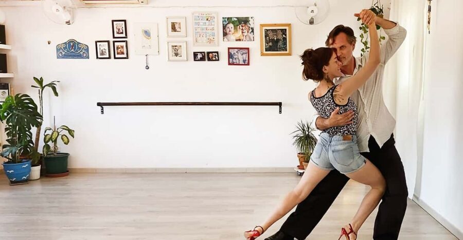 Barcelona: Rooftop Tango Lesson with Drinks and Videos - Rain plan and pacing: what happens if the weather turns