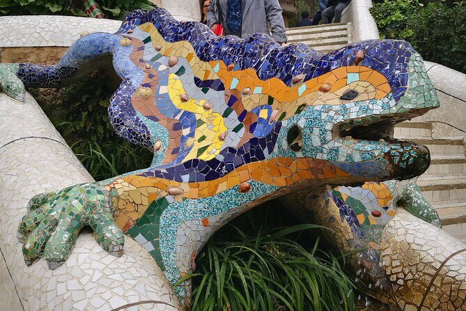 Barcelona Sagrada Familia and Guell Park drink and tapa - From Park Güell to the basilica: how the pacing is handled