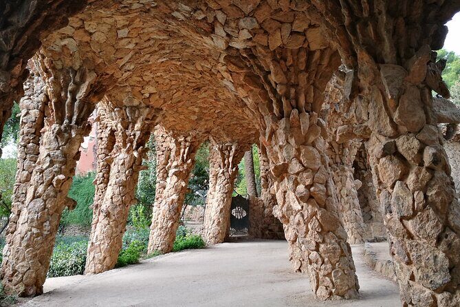 Barcelona Sagrada Familia and Guell Park drink and tapa - Price and value: is $465.79 worth it?
