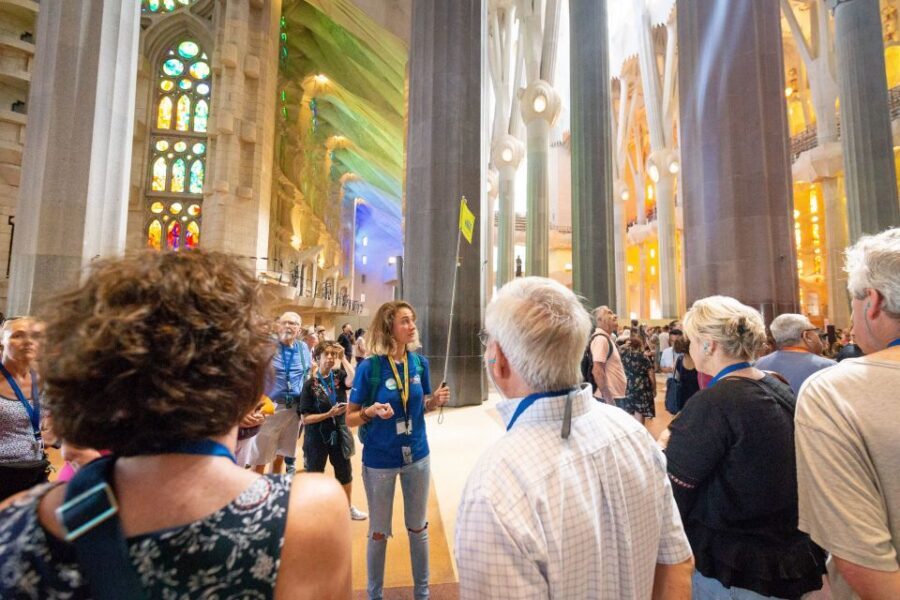 Barcelona: Sagrada Familia and Park Guell Combo Guided Tour - The guide factor: how humor and story turn Gaudí into something you can read