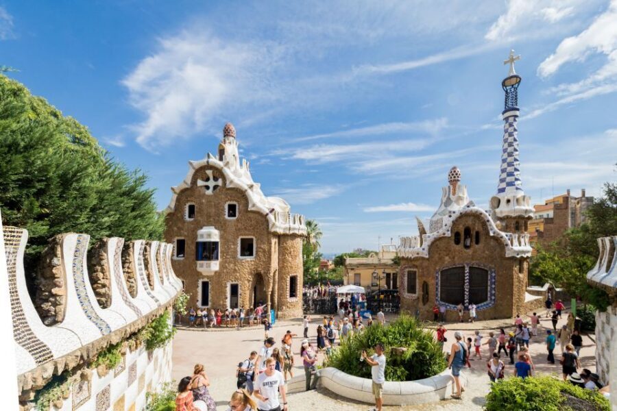 Barcelona: Sagrada Familia and Park Guell Combo Guided Tour - What to bring and what not to bring: small rules that affect your day
