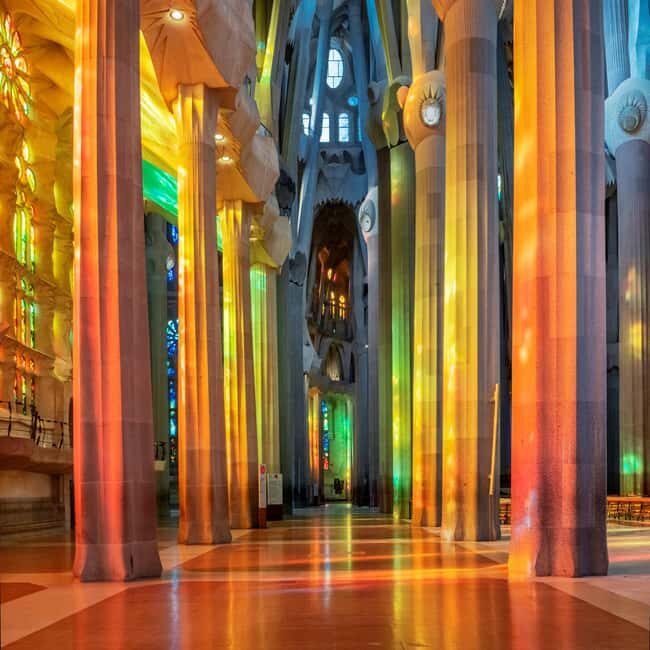 Barcelona: Sagrada Familia and Park Guell Small-Group Tour - Key highlights to pay attention to