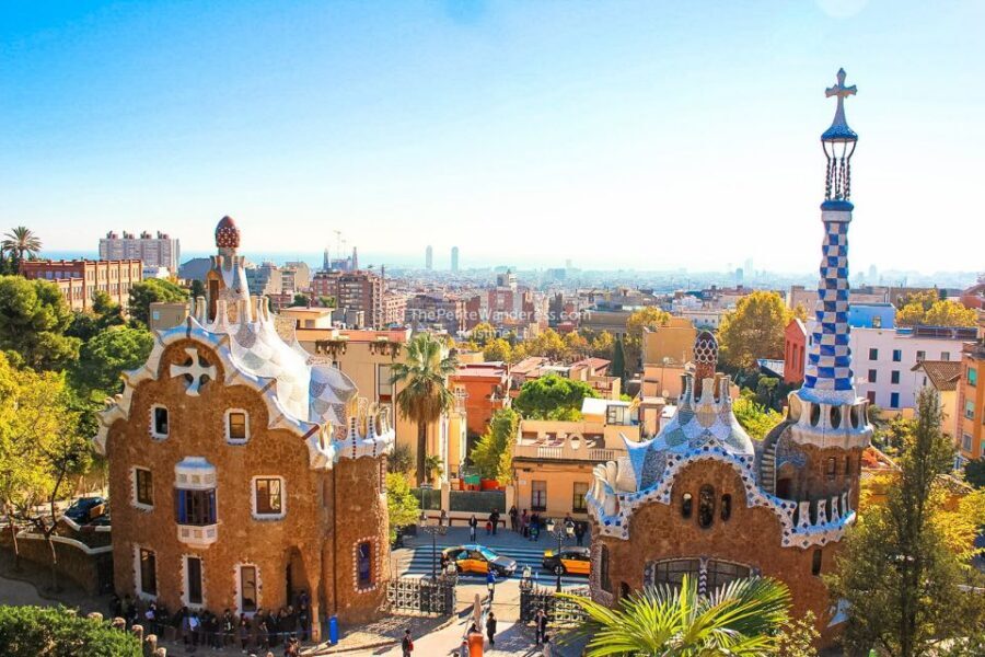 Barcelona: Sagrada Familia and Park Guell Small-Group Tour - Park Güell with a guide: what you’re paying for beyond the photos