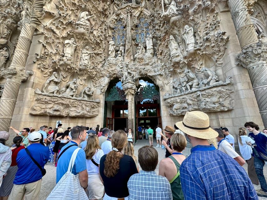 Barcelona: Sagrada Familia Entry Ticket and Guided Tour - Passion Facade: the emotional contrast you don’t want to miss