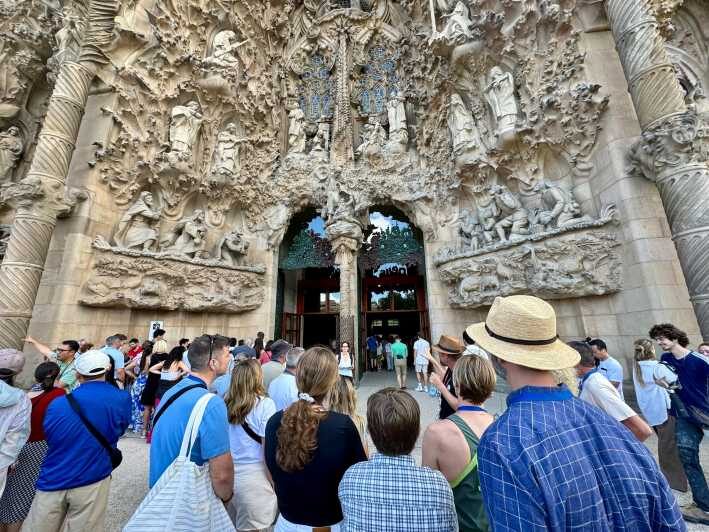 Barcelona: Sagrada Familia Entry Ticket and Guided Tour - What to wear and bring so you don’t get stopped at the door
