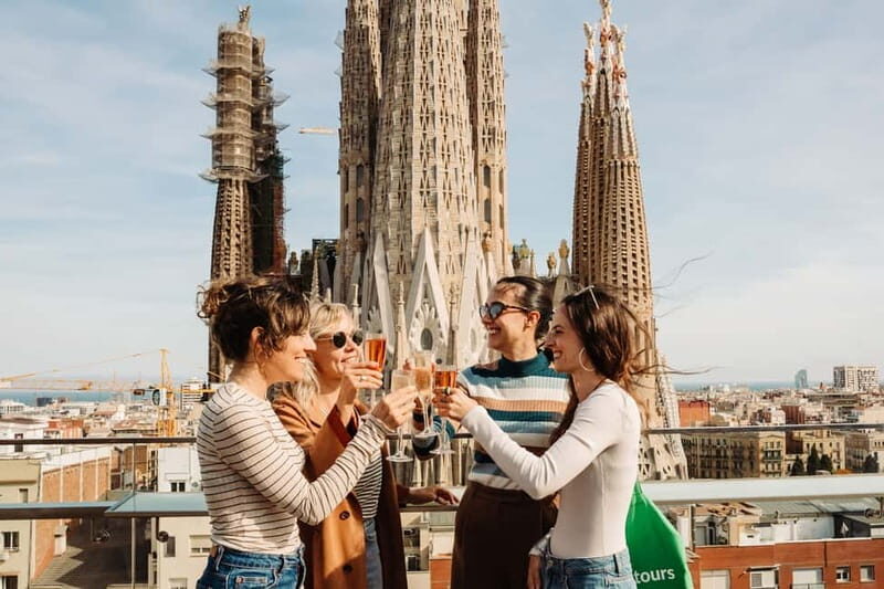 Barcelona: Sagrada Familia Evening Tour with Cava - Façade detective work: toes, devils, and symbolic surprises