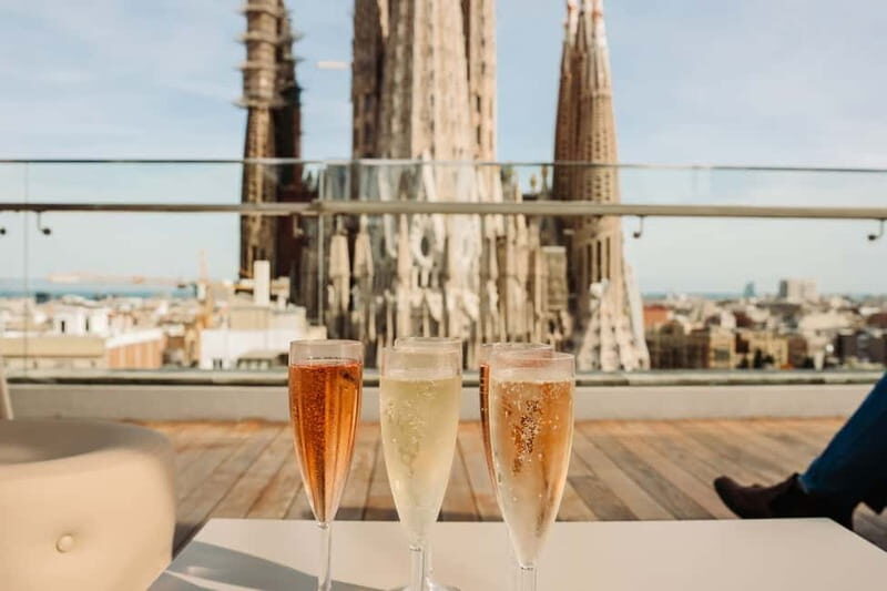 Barcelona: Sagrada Familia Evening Tour with Cava - The guides: small-group storytelling that actually lands