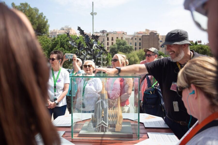 Barcelona: Sagrada Familia Fast Track Guided Tour - Earphones Make the Whole Thing Work