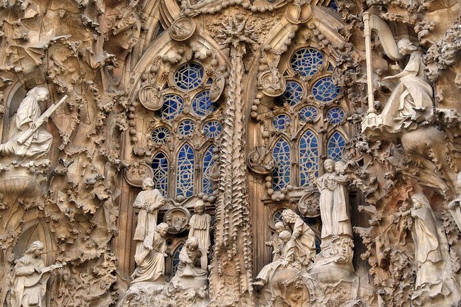 Barcelona: Sagrada Familia Fast Track Tour with Tower Option - The tower option: elevator up, stairs down, big Barcelona views