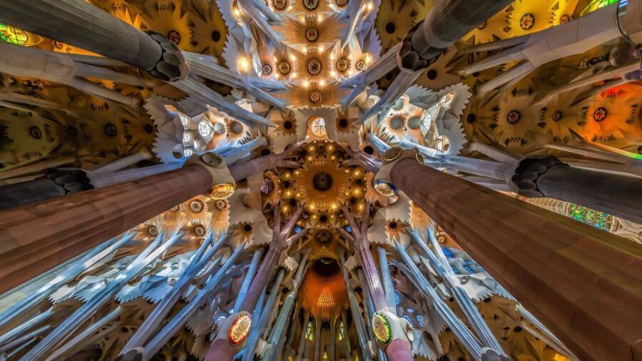 Barcelona & Sagrada Familia Half-Day Tour with Hotel Pickup - La Rambla to Plaça Catalunya: how you get oriented without doing a full trek