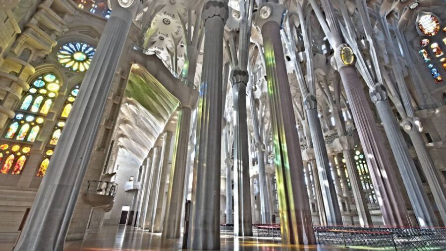 Barcelona & Sagrada Familia Half-Day Tour with Hotel Pickup - Eixample and Hospital de Sant Pau: a UNESCO stop that adds variety